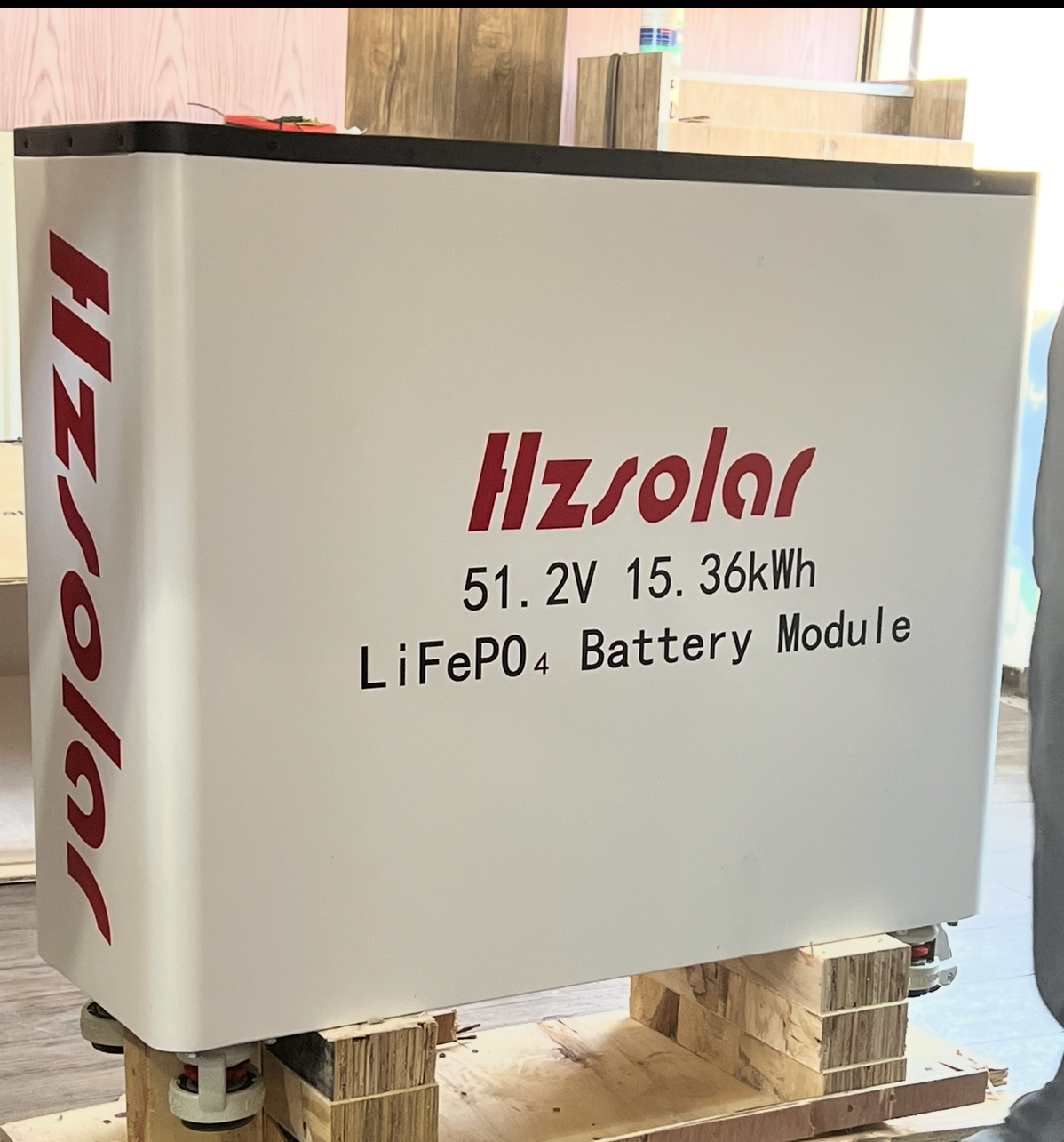 باتری لیتیومی ۳۰۰ امپر ساعت ۵۲.۱ ولت  ۱۵.۳ kw  HZ solar